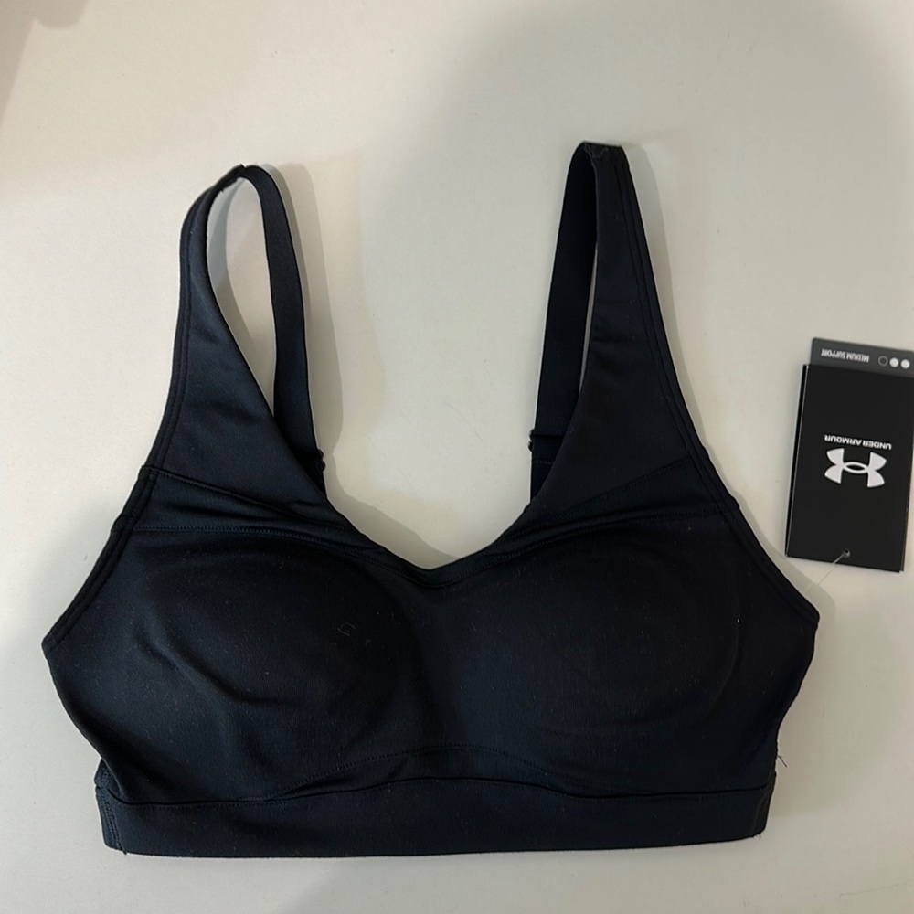 Underarmour women’s sports bra size small brand new with tags